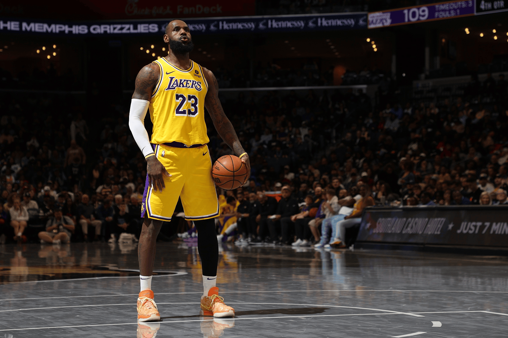 lol皮肤购买-NBA总决赛倒计时，芝加哥公牛冲刺阶段复出首秀，细节引发关注，悬念犹存，数据趋势出现新变化的简单介绍