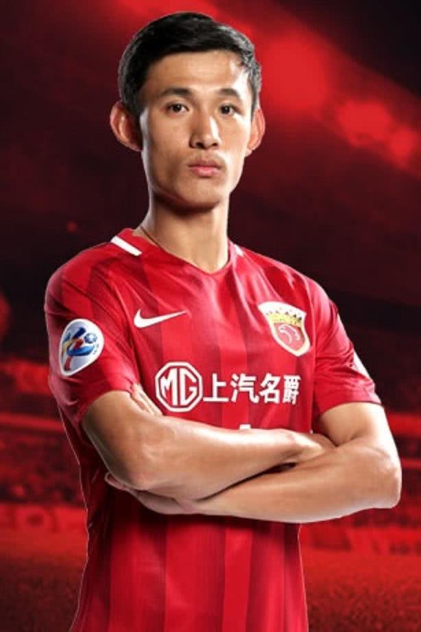 lol皮肤购买-芝加哥公牛训练开放日,今夜队长鼓劲引欢呼,中超在即,赛程密集仍需轮换的简单介绍